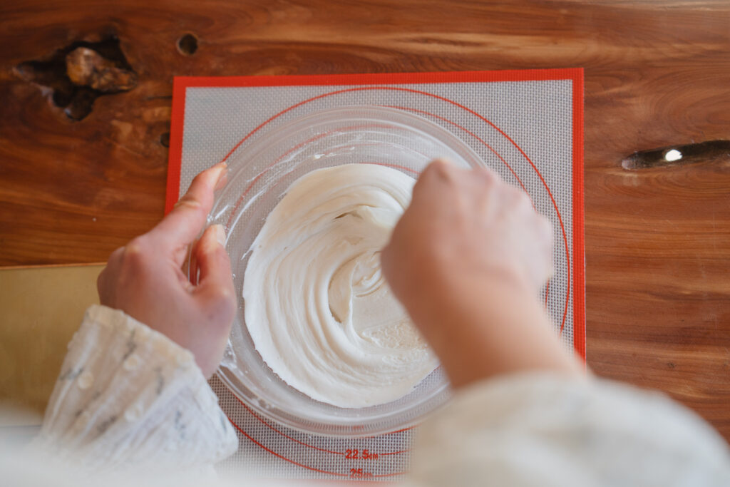 浜松市引佐町の米粉パン教室「tocca no komeko」のパン作り風景